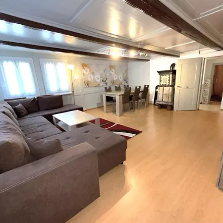 Chalet-etage Mitten Im Dorf *