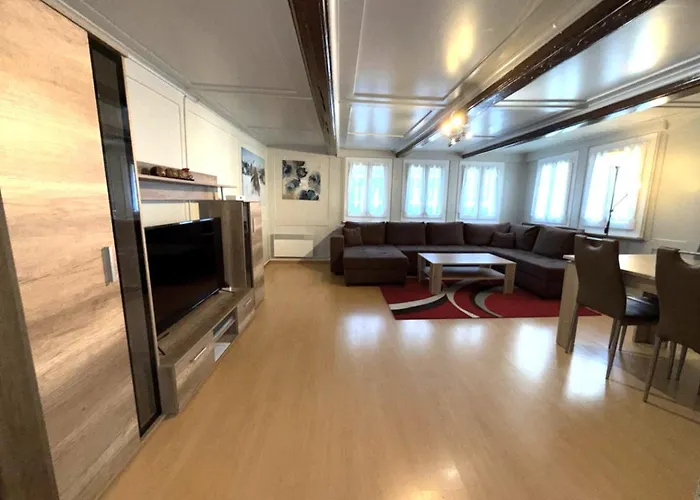 Chalet-etage Mitten Im Dorf Apartamento